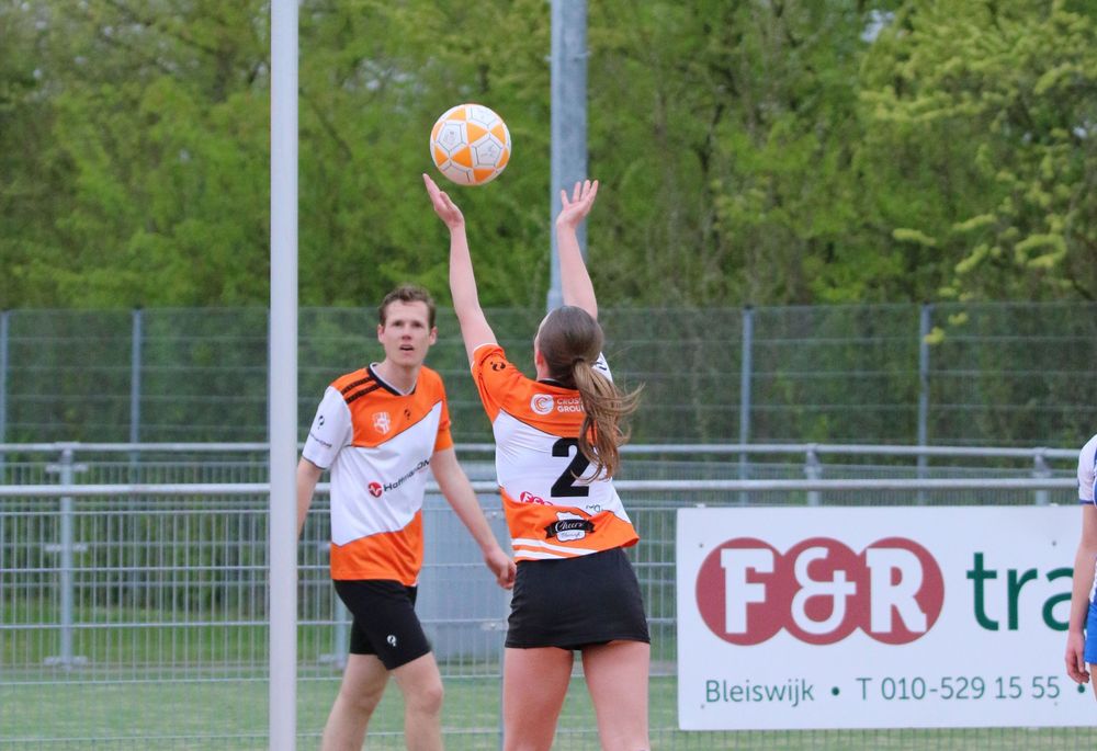 Afbeelding bij Weidevogels 1 neemt afstand van concurrentie na ruime overwinning