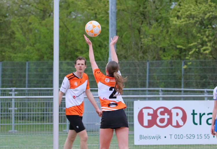 Afbeelding bij Weidevogels 1 neemt afstand van concurrentie na ruime overwinning